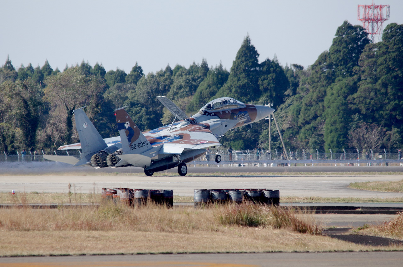 *基地の外にも特等席ガー